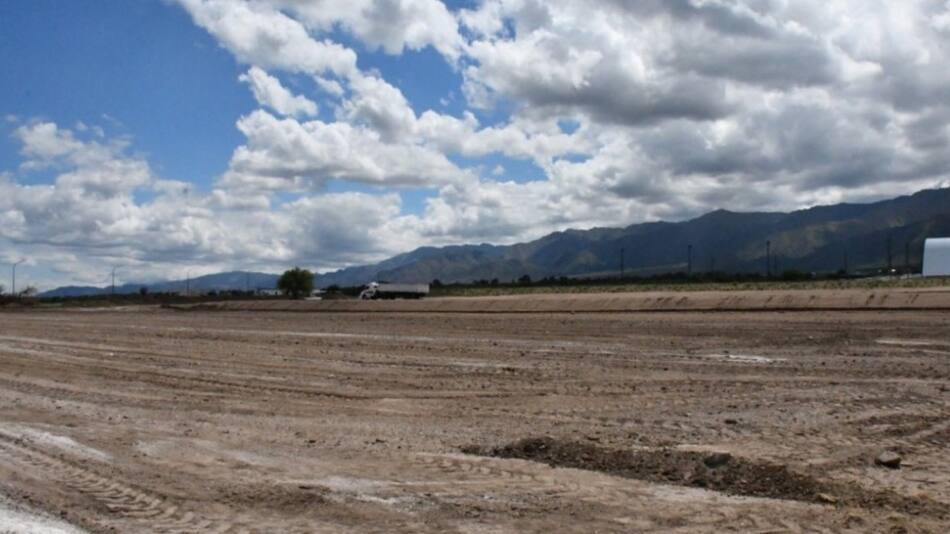 Canchas de fútbol fantasma en San Luis. Foto: Gentileza Clarin.