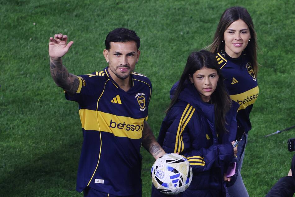 Presentación de Leandro Paredes en La Bombonera.