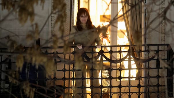 Causa Vialidad: Cristina Kirchner pidió que se suspenda la ejecución de sus bienes