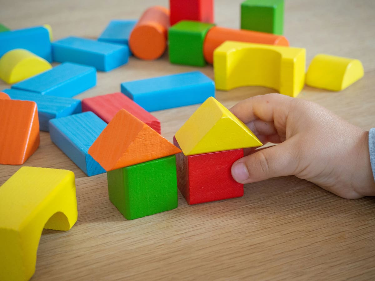 Niños, autismo. Foto: Unsplash.