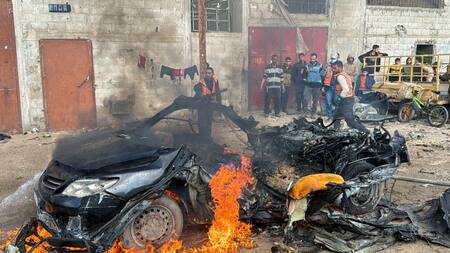 Ataques aéreos israelíes en el paso de Rafah. Foto: Reuters.