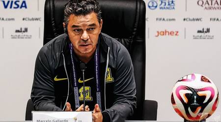 Marcelo Gallardo en conferencia de prensa. Foto: Instagram @ittihadclub.sa