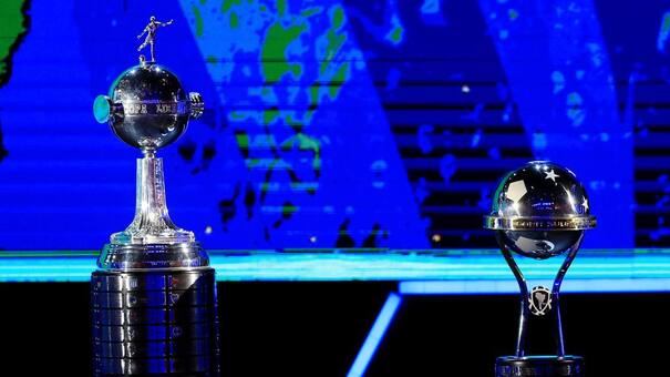 Conmebol designó los árbitros para los octavos de la Libertadores y la Sudamericana: quiénes dirigen a los equipos argentinos