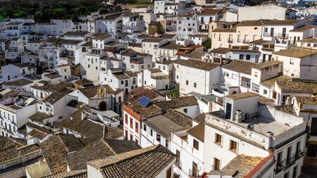 El particular pueblo de Setenil de las Bodegas, España. Foto: Unsplash.