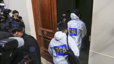 Allanamiento en Recoleta - Cristina Kirchner