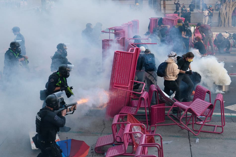 Protestas de migrantes en Los Ángeles, Estados Unidos. Foto: Reuters/David Ryder