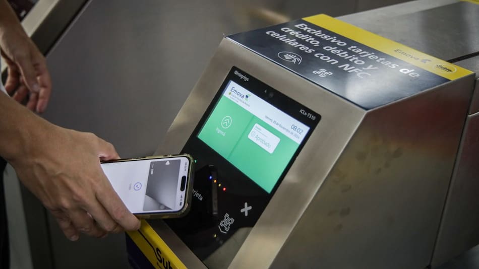 Nuevas formas de pago en el subte. Foto: X @jorgemacri.