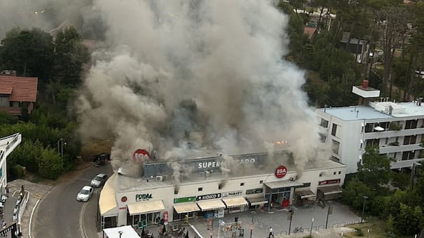 Tensión en Pinamar: se incendió un reconocido supermercado cerca de la playa
