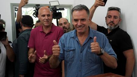 Yamandú Orsi es el nuevo presidente de Uruguay: Luis Lacalle Pou y Álvaro Delgado reconocieron su triunfo
