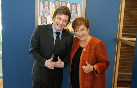 Javier Milei con Kristalina Georgieva, directora del FMI. Foto: NA