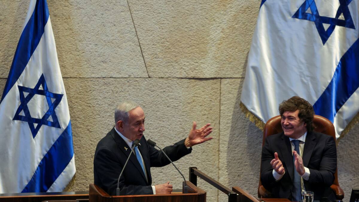 Javier Milei y Benjamin Netanyahu. Foto: REUTERS/Ronen Zvulun