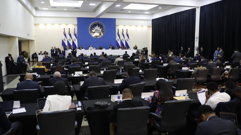 Cambios en el Parlamento de El Salvador. Foto: EFE.