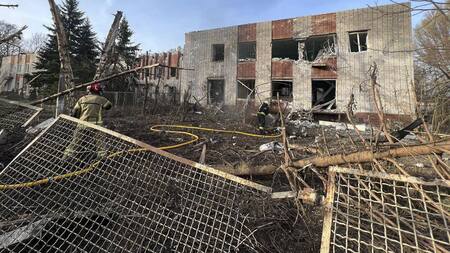 Según Ucrania, cerca del 25% del territorio está plagado de minas y armamento sin detonar