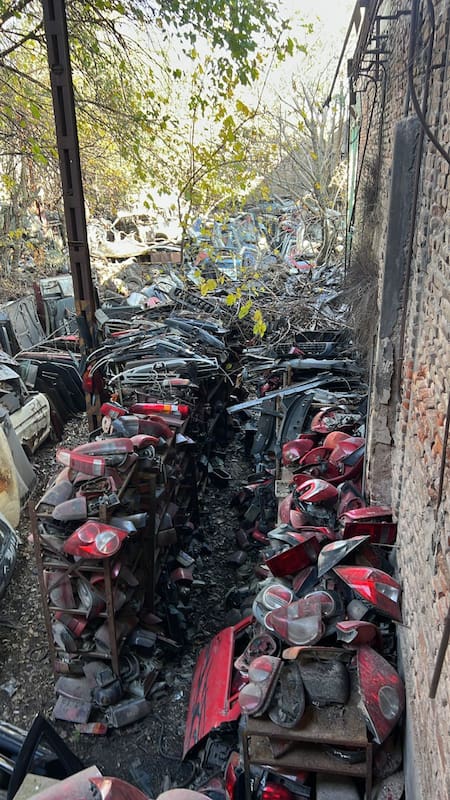 Desarticulan una banda dedicada al robo de vehículos de alta gama y falsificación de documentos