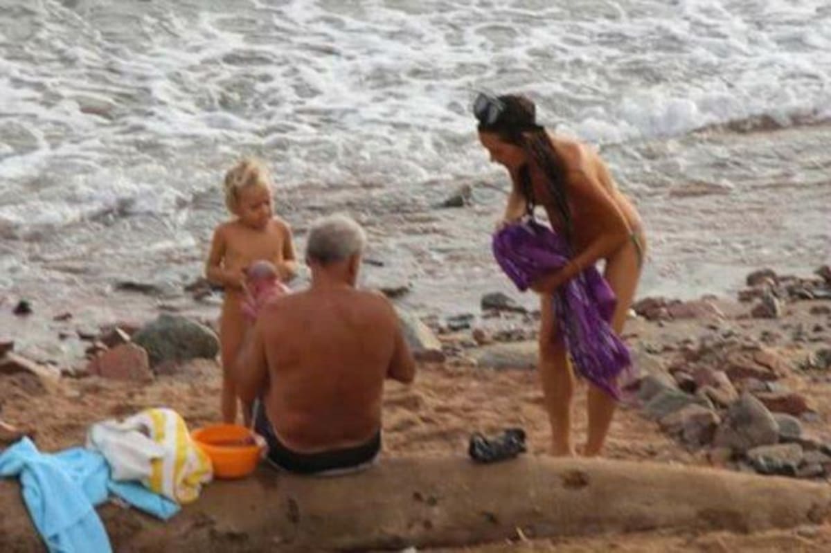 Impactante: Dió a luz en el mar y viralizaron las imágenes