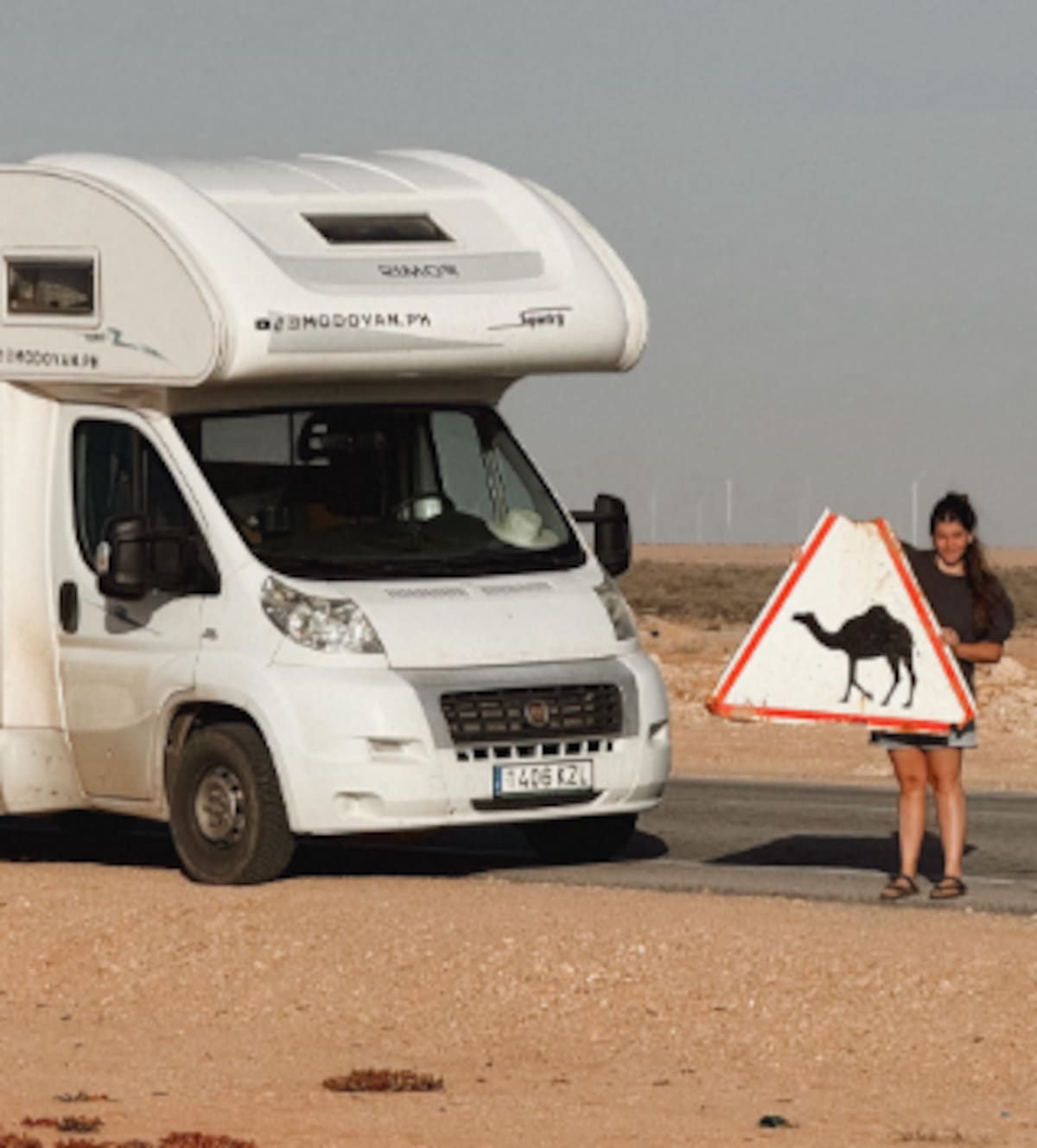 Nico y Sofi durante una de las etapas de su viaje en autocaravana por Europa, experiencia que comparten a través del proyecto Modo Van.