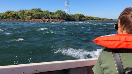 La isla argentina de aguas cristalinas y arena blanca que fue motivo de disputa con Paraguay. Foto corrientes.tur.ar