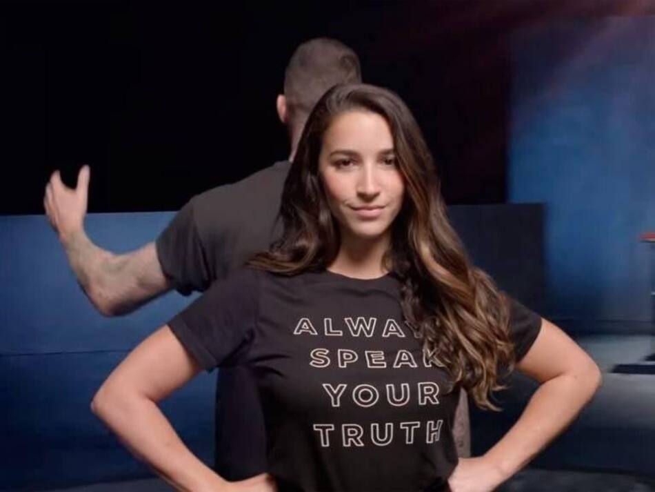 Maroon 5 homenajea a las mujeres en su nuevo videoclip