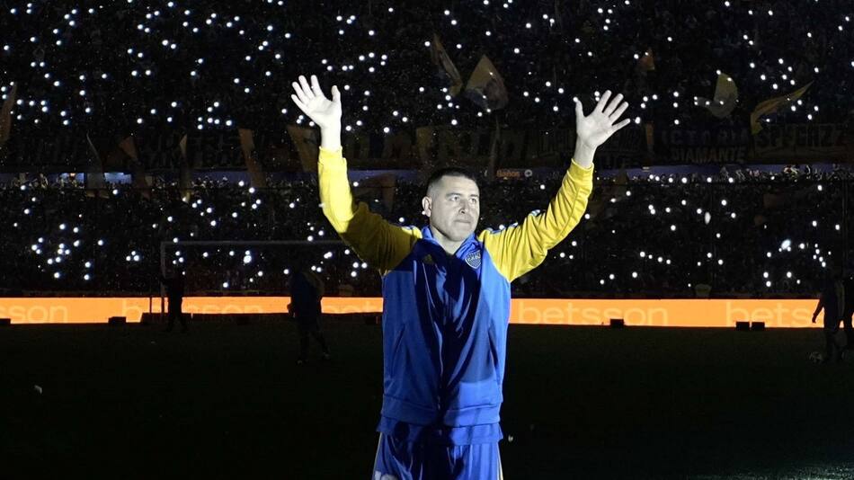 Juan Román Riquelme se despidió en La Bombonera ante 54.000 hinchas. Foto: Télam.