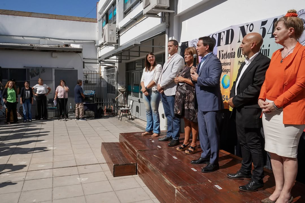 Inicio del Ciclo Lectivo en el renovado Instituto de Formación Docente N°54.