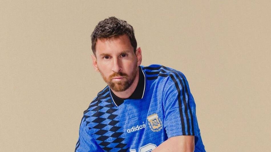 Lionel Messi, ropa deportiva onda retro. Foto: NA.