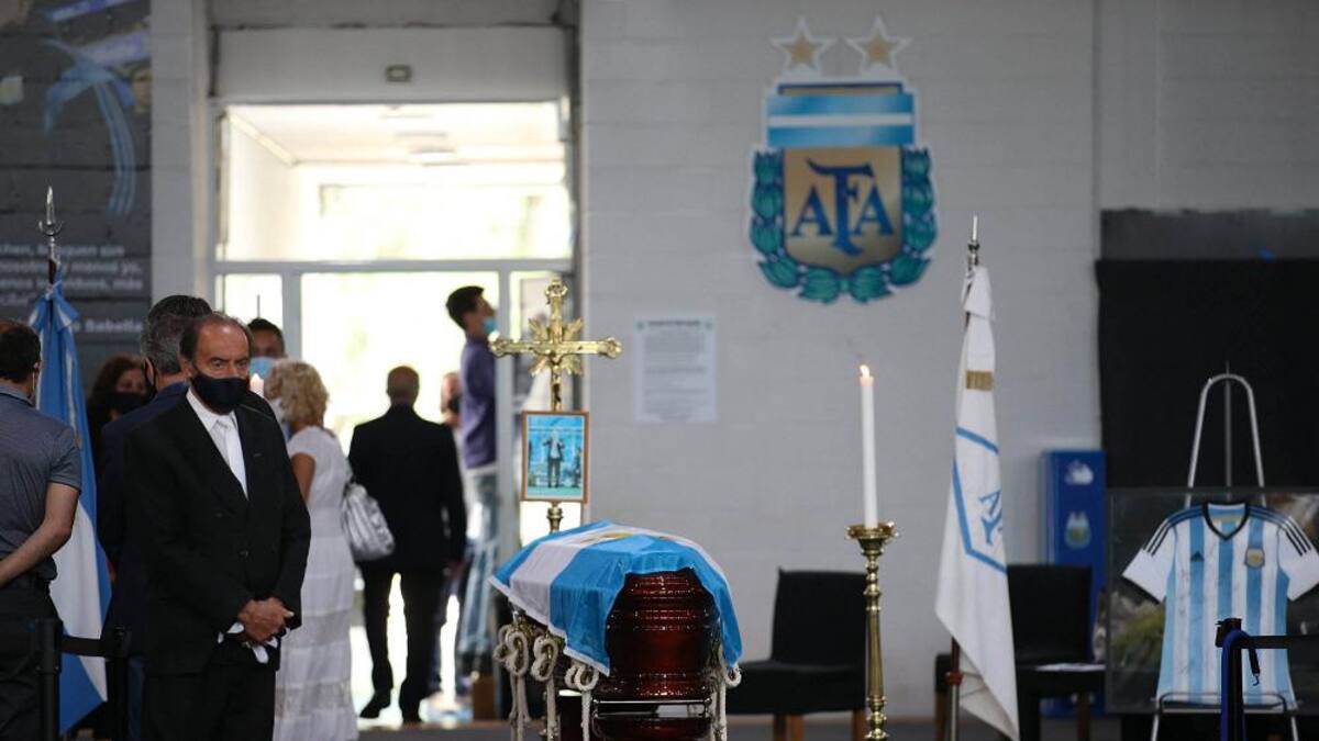 Velatorio de Alejandro Sabella en el predio de AFA