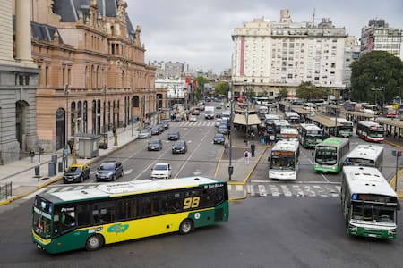 Aumento en los boletos de colectivos, a partir de mayo. Foto: NA (Daniel Vides)