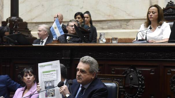 Agustín Rossi aseguró que en Argentina hay cuatro crisis: "La pandemia, la guerra, la sequía y el endeudamiento con el FMI”