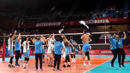 Festejo de la selección de voley tras la medalla de bronce en Tokio 2020, AGENCIA EFE