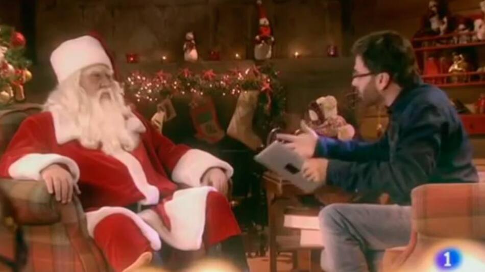Periodista acusa a Papá Noel de recibir sobres y sobornar con regalos, Navidad