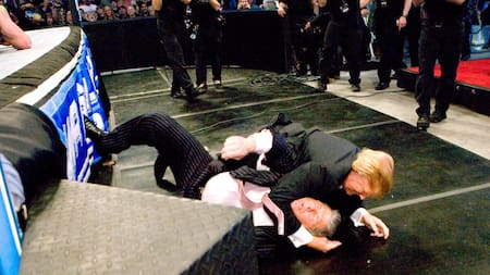 Donald Trump en su incursión en la lucha libre. Foto: WWE.