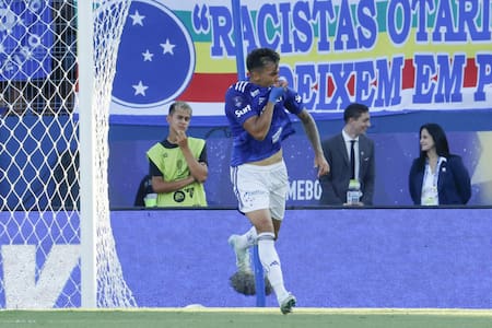 Racing vs Cruzeiro; final Copa Sudamericana. Foto: EFE