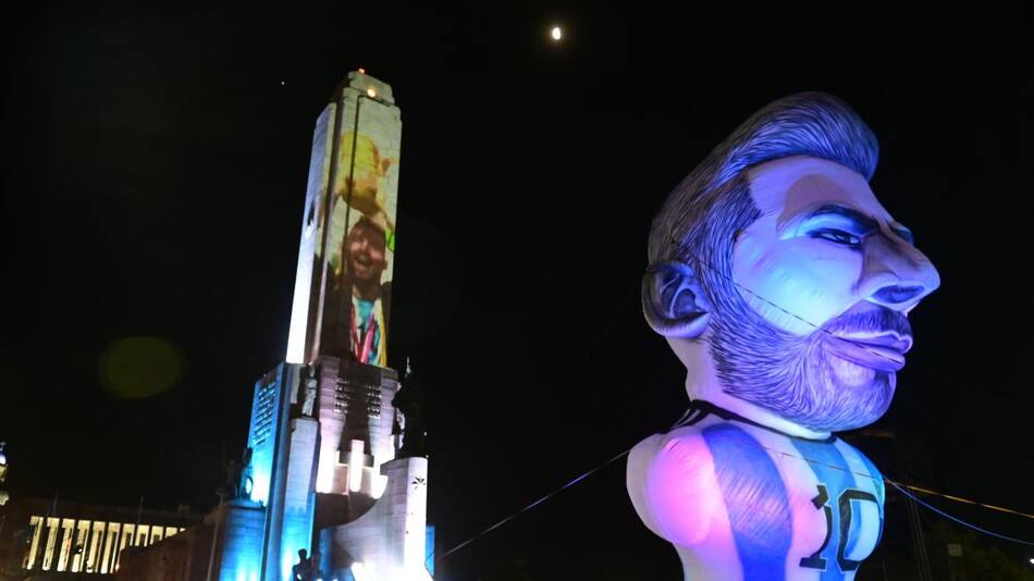 Homenaje a Messi y Di María, Monumento a la Bandera. Foto: Télam