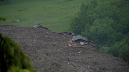 Avalancha de hielo y piedras sobre un pueblo de Suiza. Foto: REUTERS.