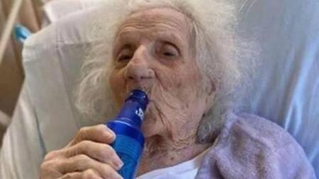 Mujer de 103 años que venció al coronavirus y lo festejó con una cerveza