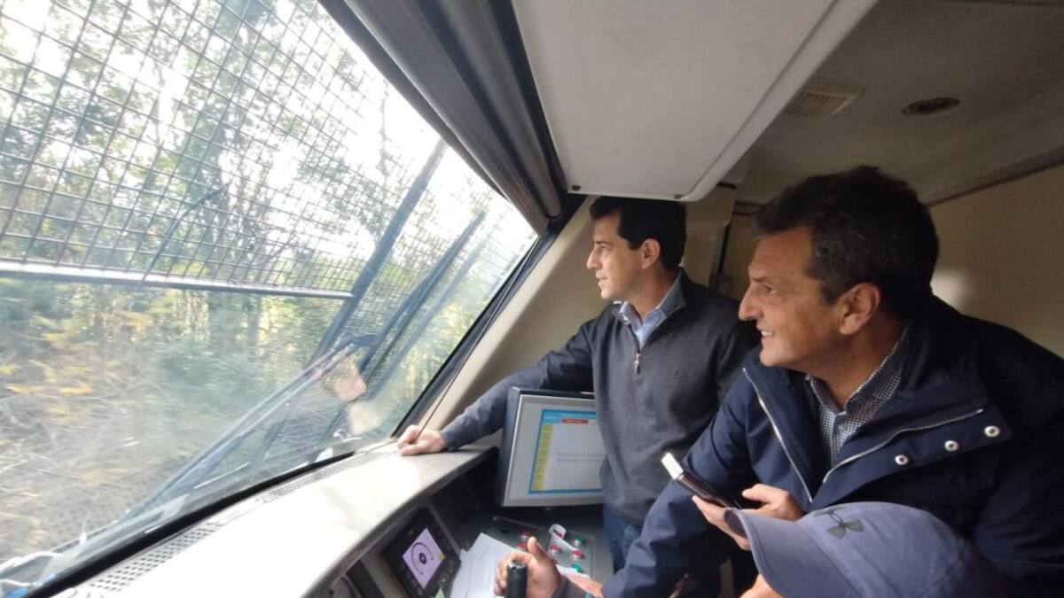 Pusieron en marcha el tren turístico que une Mercedes y Tomás Jofré. Foto: Télam