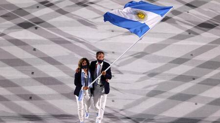 Cecilia Carranza y Santiago Lange en la ceremonia de apertura de los Juegos Olímpicos
