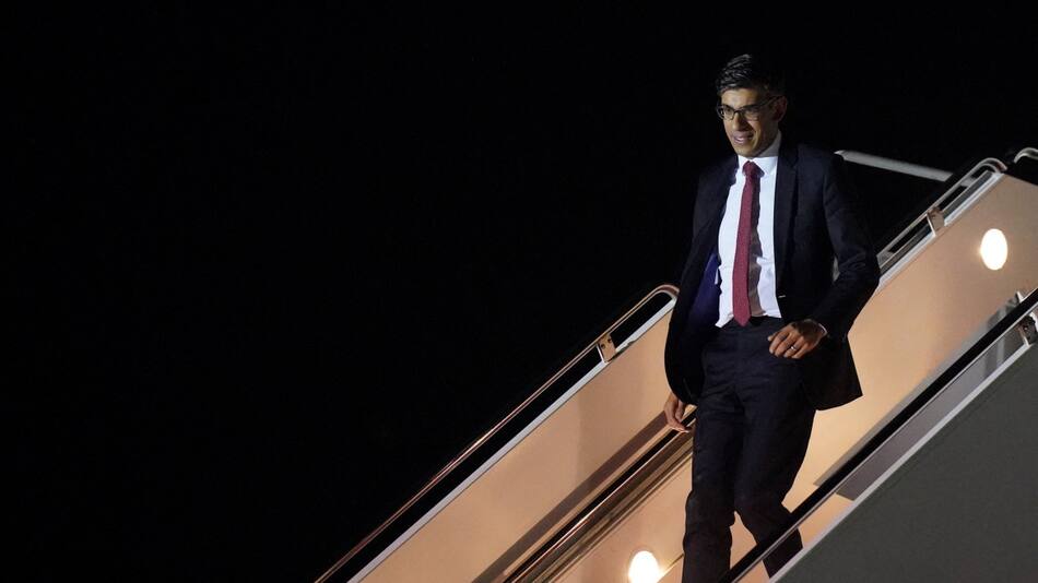Primer Ministro británico Rishi Sunak llega a la Base Andrews de la Fuerza Aérea en Prince George, Maryland, antes de su visita a Washington DC. Reuters