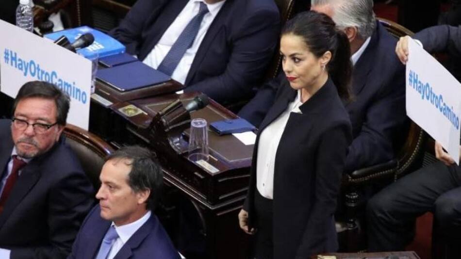 Irrupción de Joanna Picetti en el discurso de Macri en apertura de Sesiones ordinarias