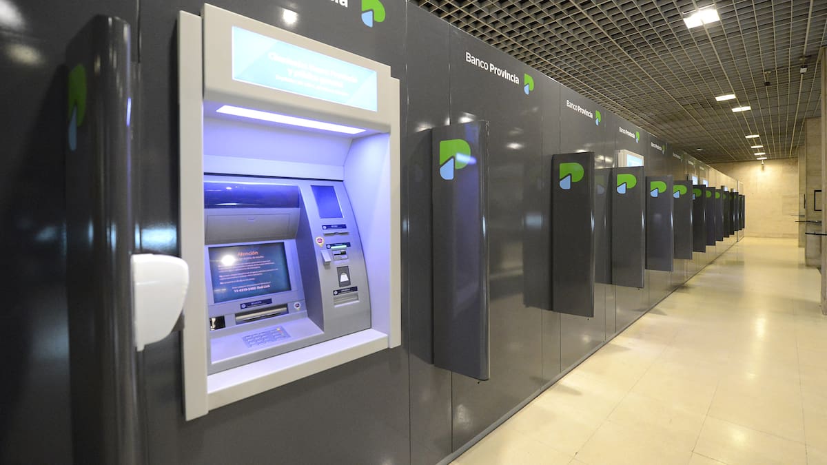 Cómo funcionarán los bancos y cajeros automáticos este 19 de febrero.