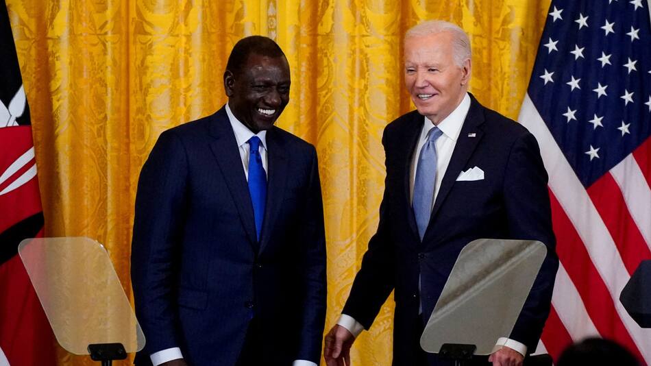Joe Biden junto al presidente de Kenia, William Ruto, . Foto: REUTERS.