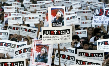 Familiares de tragedia de Once