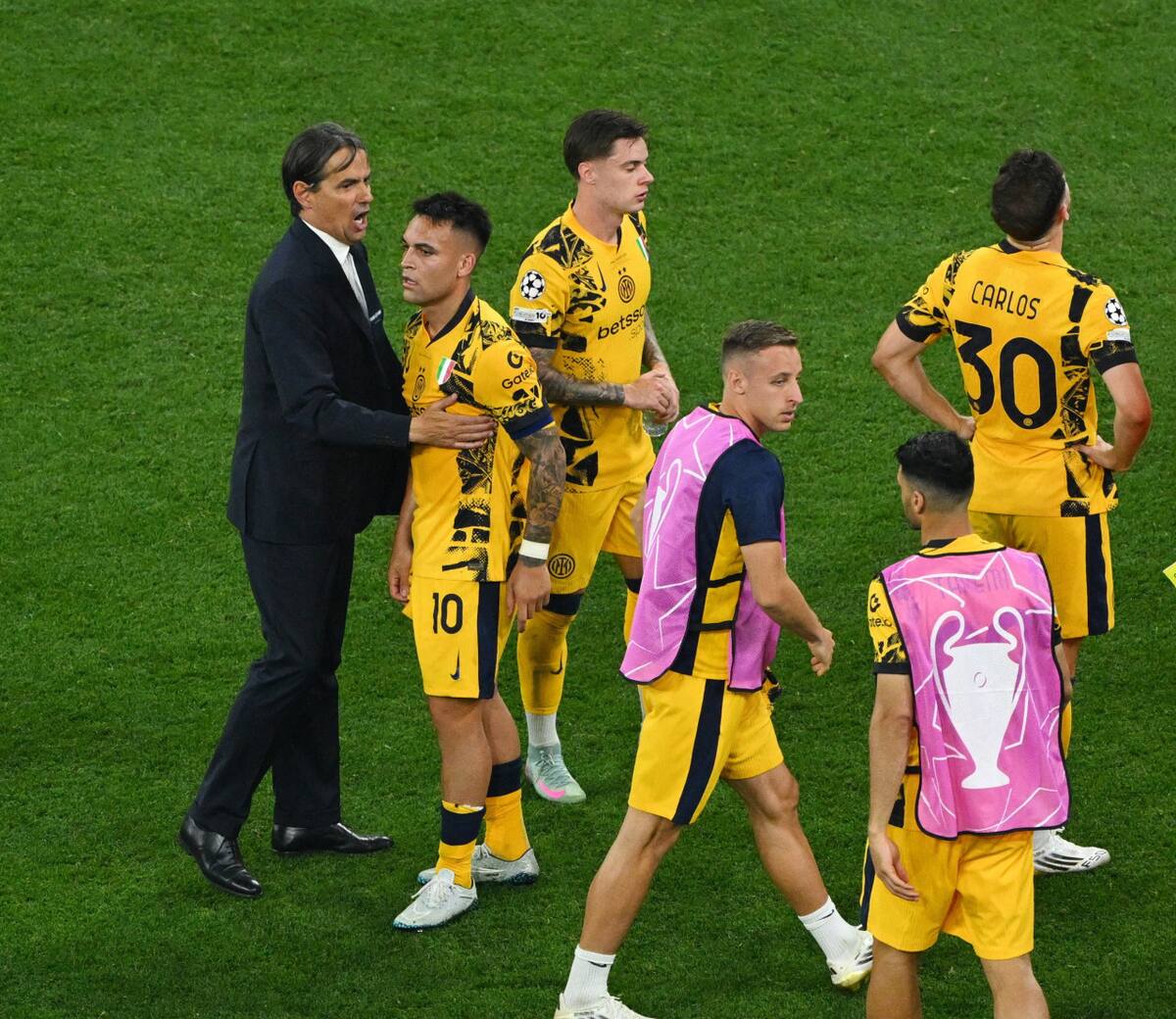 Simone Inzaghi tras la derrota del Inter en la final de la Champions League. Foto: REUTERS.