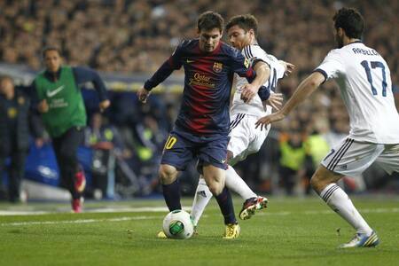Messi y Xabi Alonso - Barcelona vs. Real Madrid