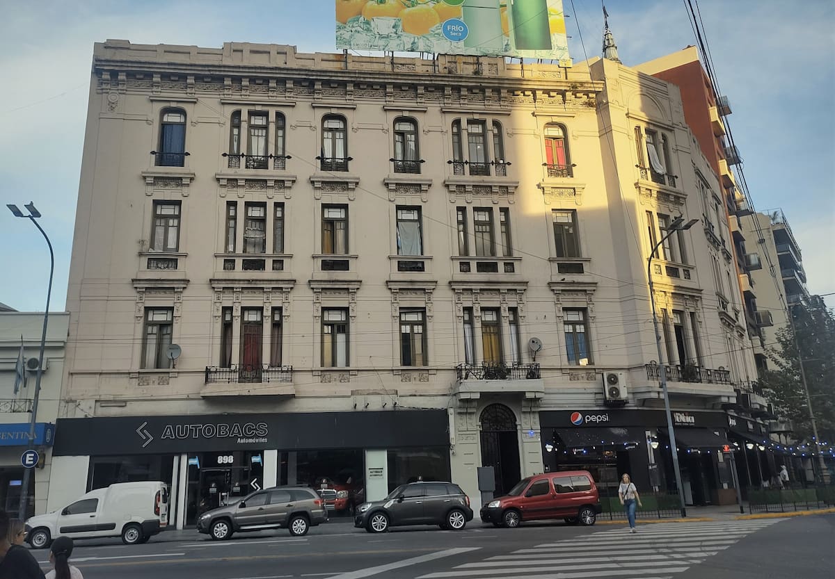 Avenida Montes de Oca