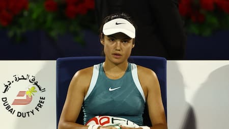 Los escalofriantes detalles del acoso que sufrió la tenista Emma Raducanu: "Buscó el mejor momento para acercarse a ella"