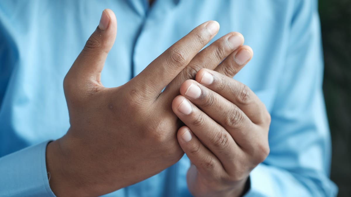 Alerta artritis: cuáles son los signos iniciales que no deben ignorarse