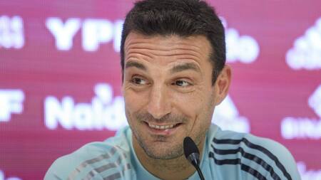 Lionel Scaloni, DT de la Selección Argentina, fútbol, conferencia, NA