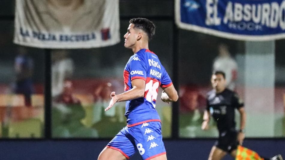 Festejo de Blas Armoa para Tigre ante Huracán por la Liga Profesional. Foto: @catigreoficial