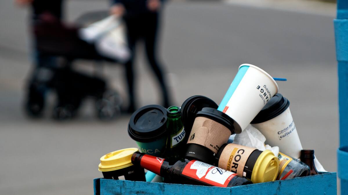 El problema del reciclaje de los vasos de papel. Foto: Unsplash.